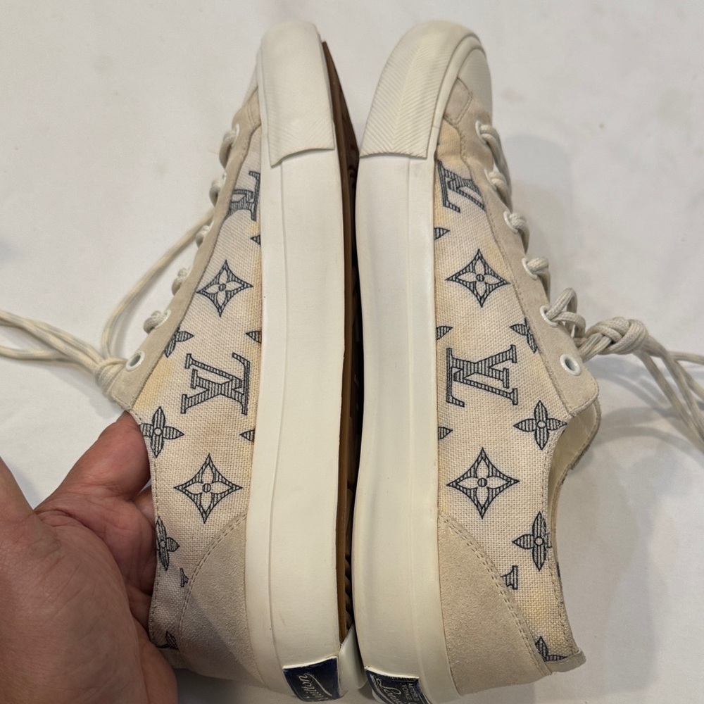 Authentic Louis Vuitton Monogram Beige Sneakers - Picture 10 of 15